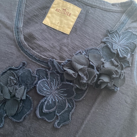 Hollister T-shirt size S - Picture 2 of 7